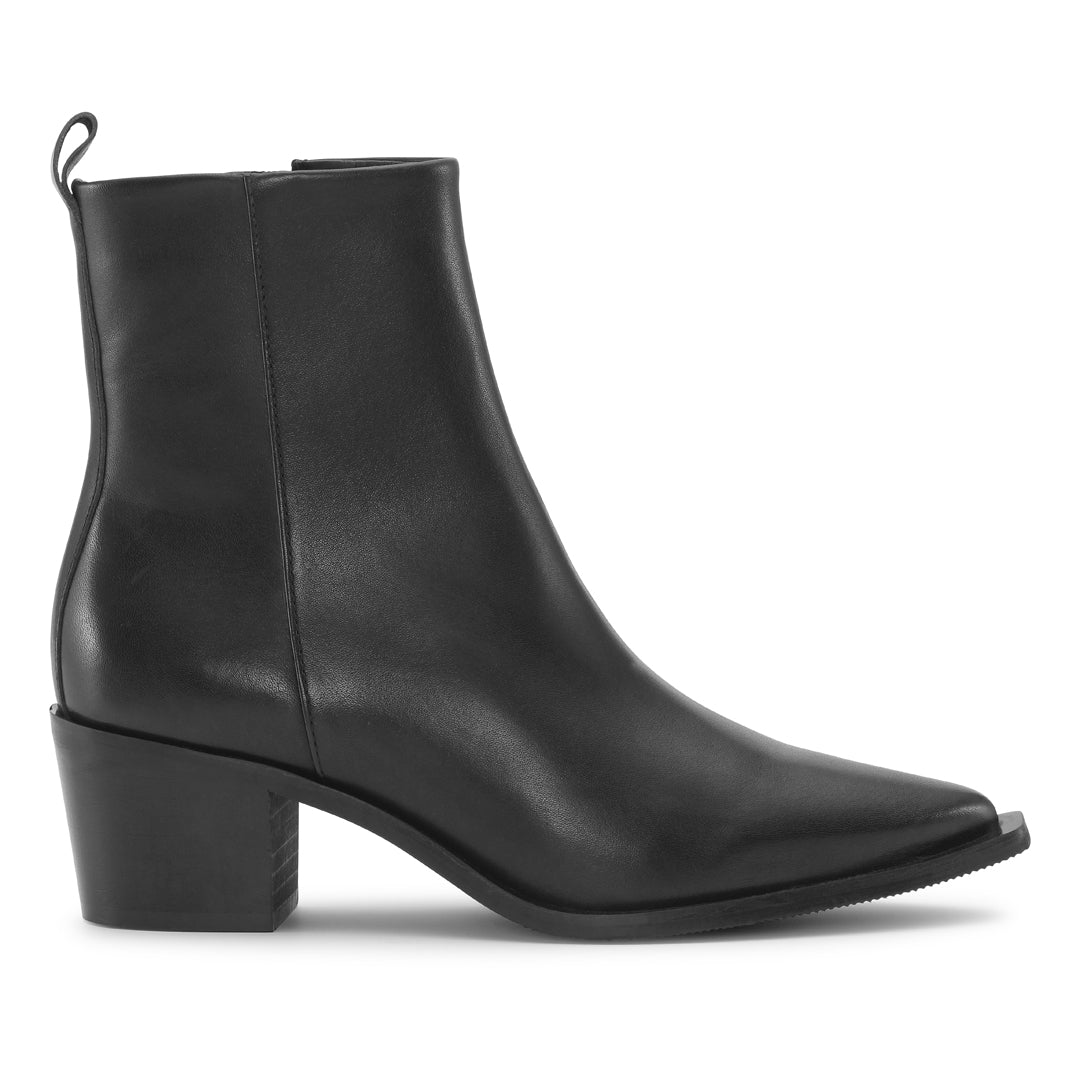 Shoe Biz Halo Short Boot Black