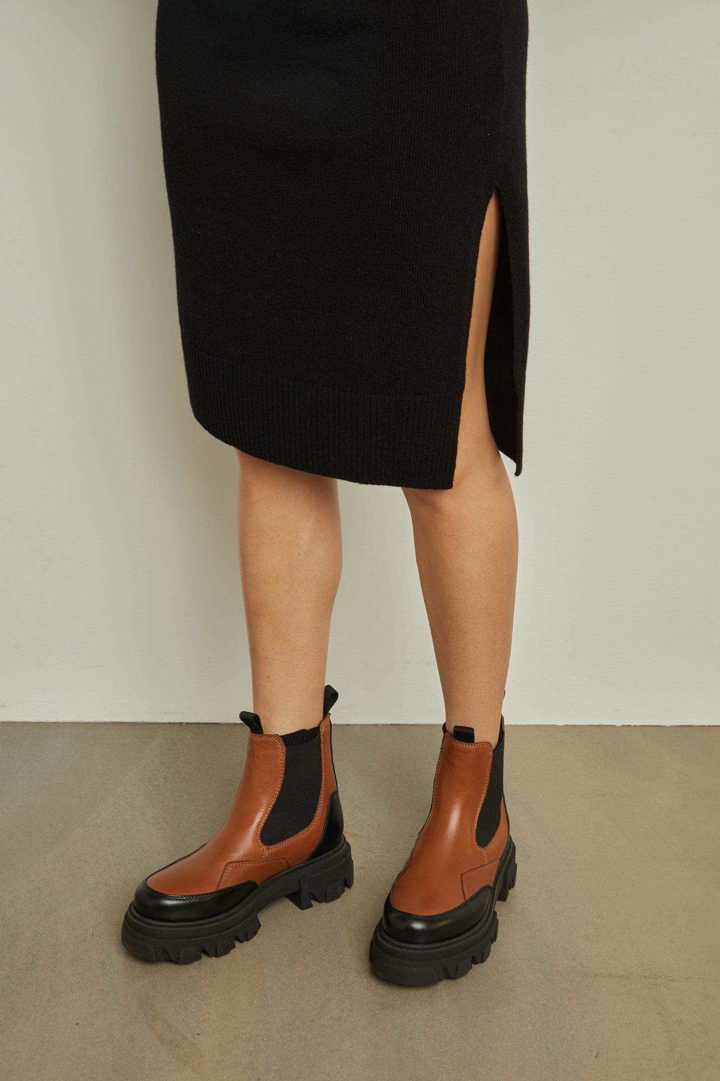 Shoe Biz Ulrica Short Boot Cognac / Black