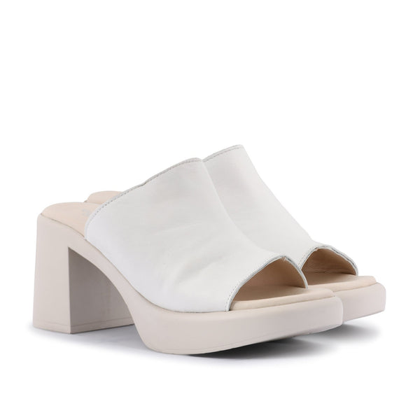 Shoe Biz Caroline Sandal Cream