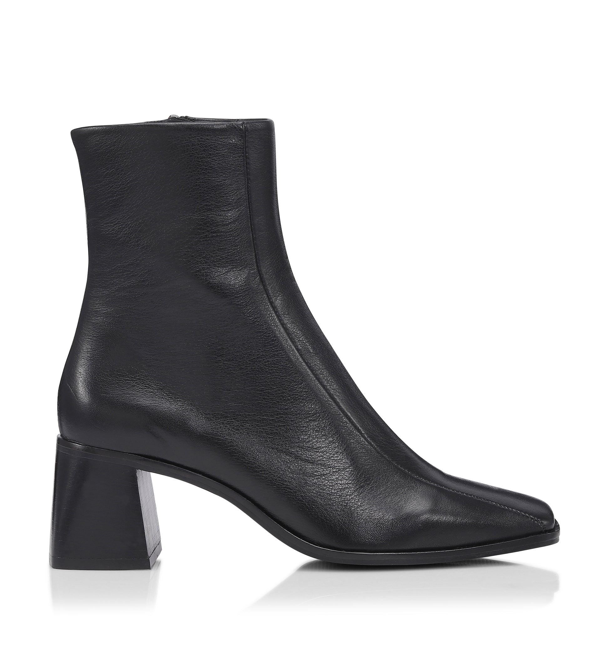 Shoe Biz Pega Short Boot Black
