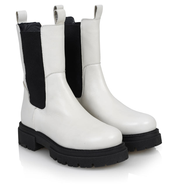 Shoe Biz Prima Short Boot White / Black