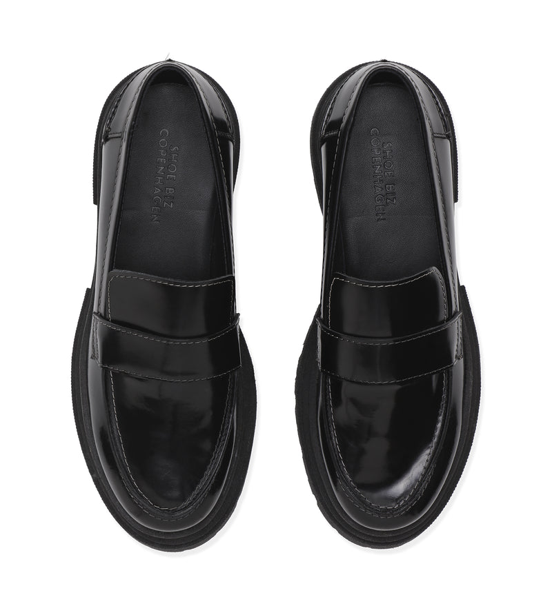 Shoe Biz Suri Polido Loafer Black w. white stitching